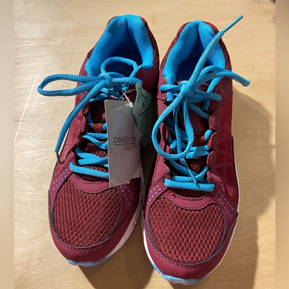 Danskin Now Women's Maroon Athletic Shoes Size 9 (LM)